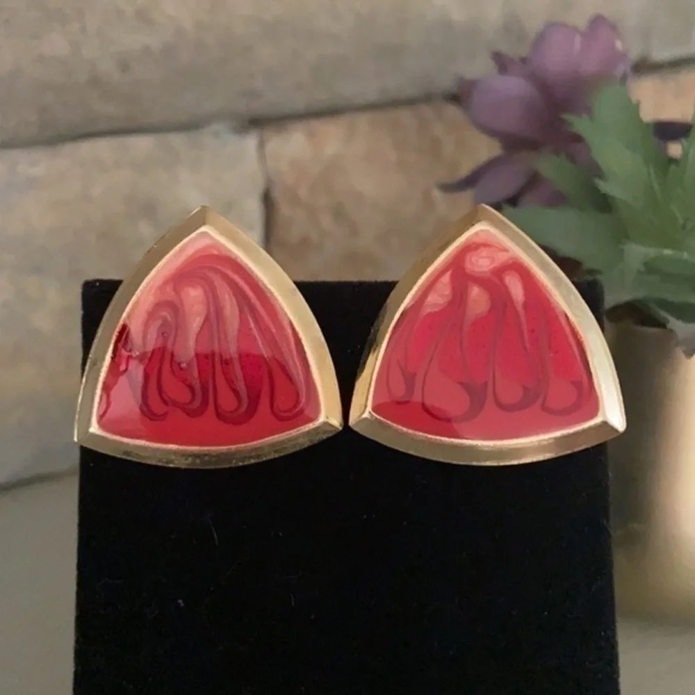 💥 RED POST BACK VINTAGE EARRINGS GOLD DETAIL - Costume